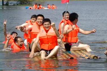 扎伐泅渡